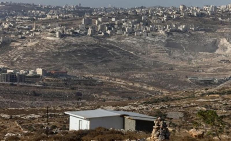 مستوطنون يواصلون أعمال توسيع بؤرة رعوية شمال القدس