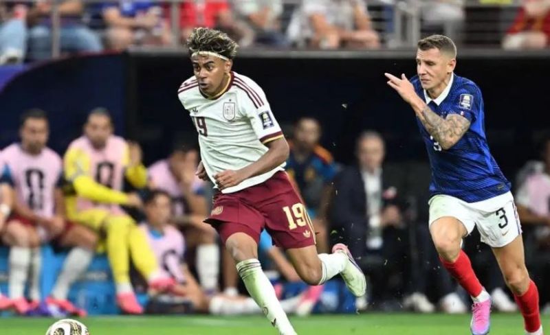 إسبانيا تذبح "الديوك" وتتأهل لنهائي كأس العالم