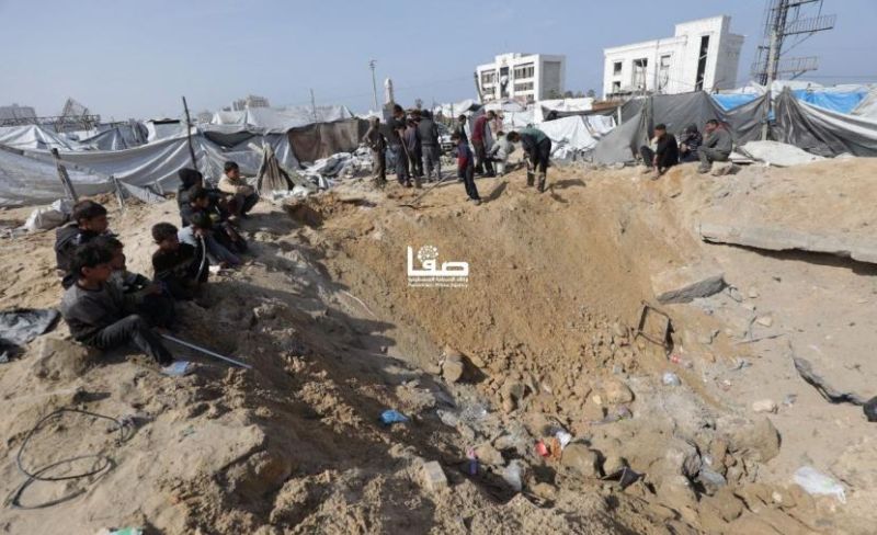 خروقات مستمرة.. إصابة برصاص الاحتلال وسط قصف متواصل على قطاع غزة