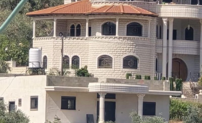 الاحتلال يطرد سكان "فيلا" بنابلس ويحولها لثكنة عسكرية