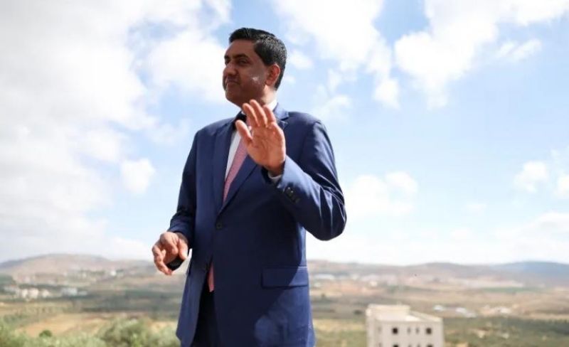 نائب أمريكي: المستوطنون احتجزونا خلال زيارتنا للضفة ببنادق أمريكية