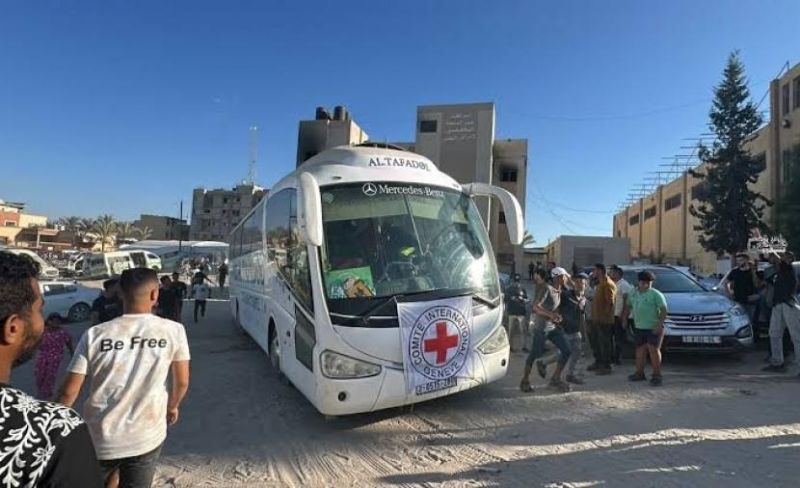 عودة 24 عاملًا فلسطينيًا إلى قطاع غزة