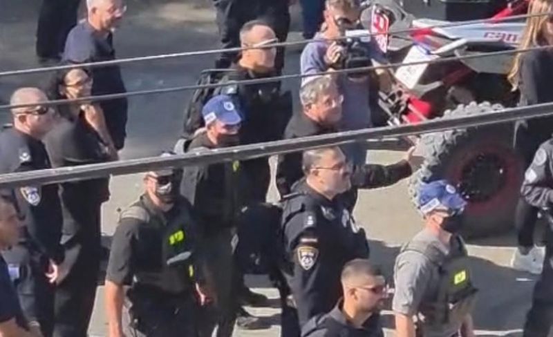 بحضور بن غفير.. قوات الاحتلال تهدم حظائر في حي الجواريش بالرملة