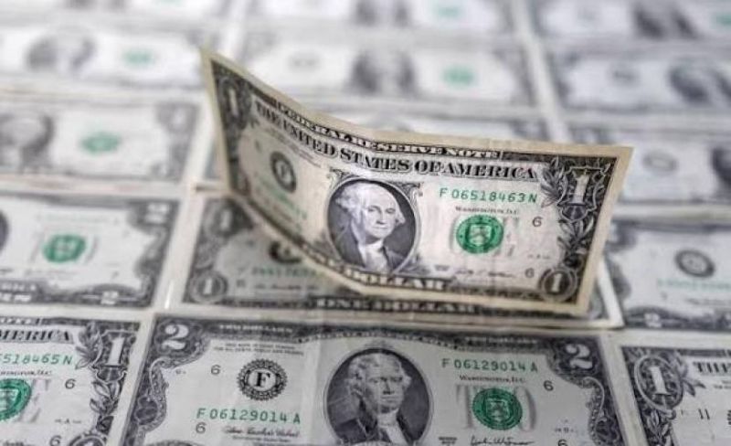 الدولار يتجه لمكاسب أسبوعية مع ترقب محادثات إيران وبيانات أمريكية