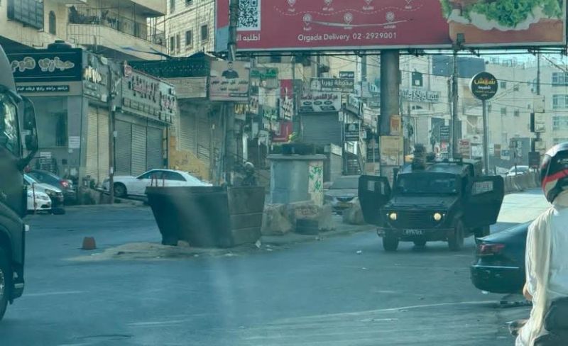 الاحتلال يُواصل عدوانه على قلنديا.. 11 مصابًا و20 معتقلًا وهدم محال تجارية
