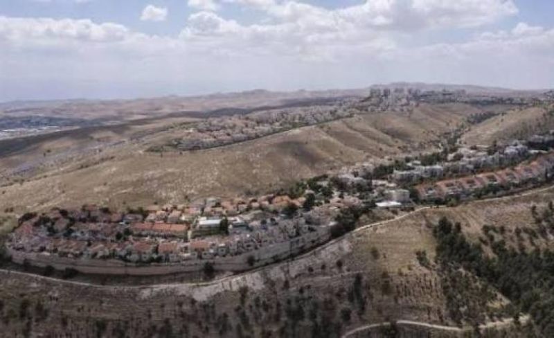 "الجدار والاستيطان": الاحتلال يعلن 1152 دونماً من أراضي سنجل واللبن الشرقية وقريوت "أملاك دولة"