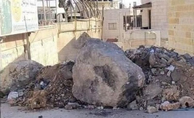 الاحتلال يواصل اقتحام مخيم قلنديا ويعتدي على الصحفيين ويغلق مداخله