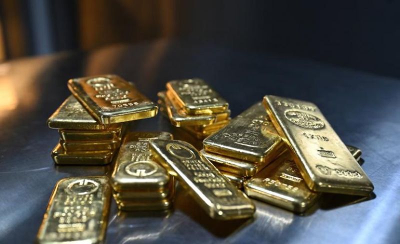 الذهب يرتفع قليلاً مع تراجع الدولار