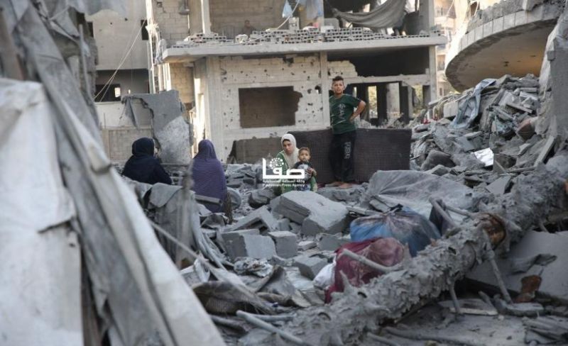 شهيد متأثرًا بجراحه وقصف مدفعي وإطلاق نار شرقي قطاع غزة