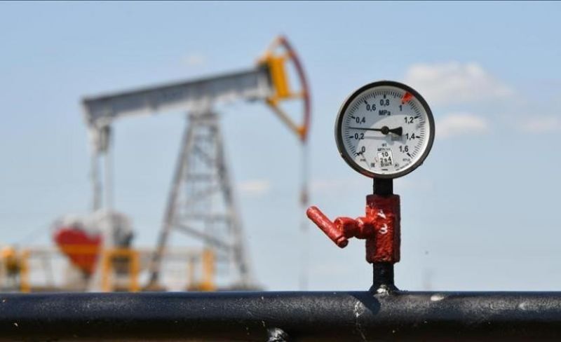 النفط يتراجع 4% مع العقوبات الأمريكية الجديدة على إيران