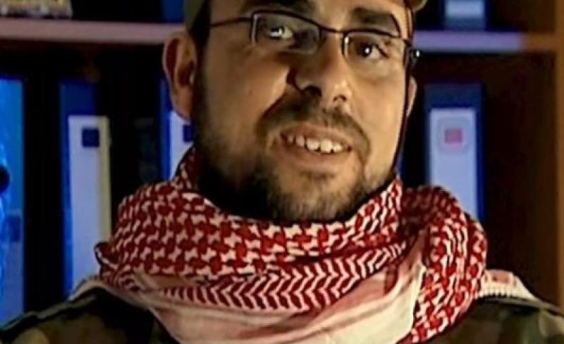 تضمنت لحظات وضعه اللثام.. "القسام" تعرض مشاهد جديدة للقائد أبو عبيدة