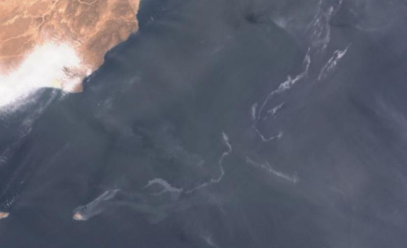 بقعتان نفطيتان قبالة سواحل إيران تثيران مخاوف بيئية