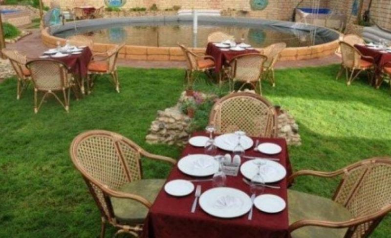 مختص اقتصادي: تكاليف التشغيل تهدد استدامة المطاعم بغزة