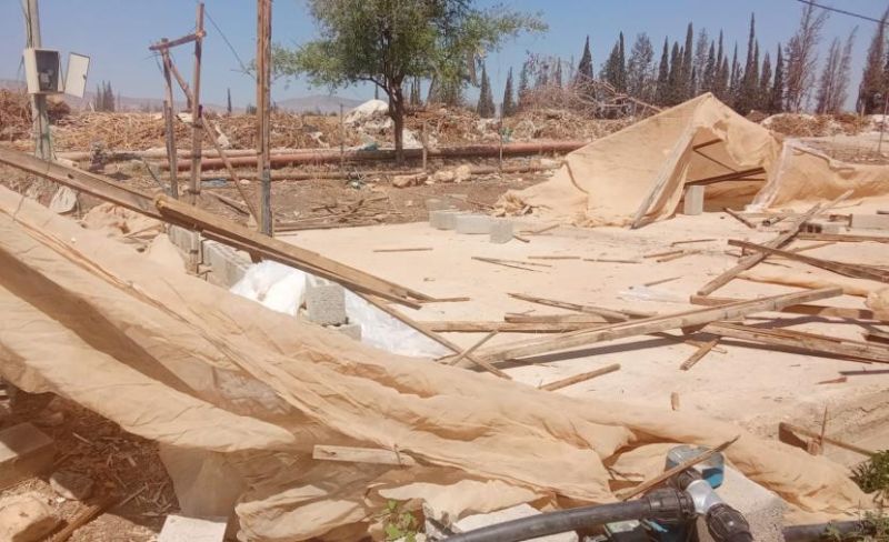 الاحتلال بُجبر مواطنًا على هدم منشآت زراعية في الأغوار الشمالية