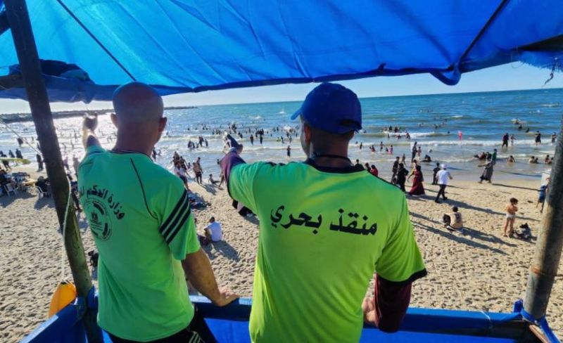 بلا أبراج ولا طوافات.. المنقذون ببحر غزة ينتشلون الأرواح بالأيدي المجرّدة