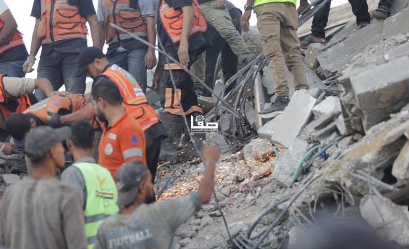 مركز حقوفي: "إسرائيل" تتحمل المسؤولية عن تعريض المدنيين بغزة للخطر بمنع إعادة الإعمار