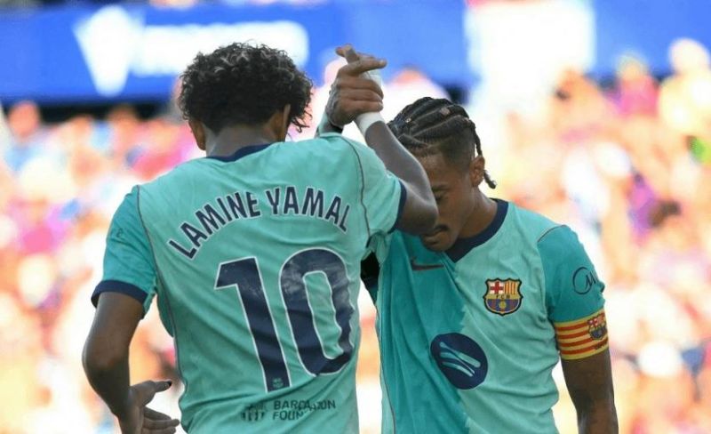 برشلونة يواصل التوهج ويكتسح مضيفه ليفانتي