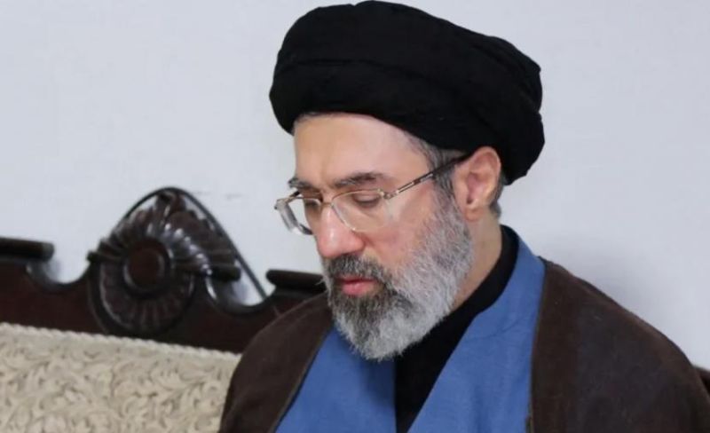 المرشد الإيراني: أعداؤنا لا يتقدمون إلى ما بعد بحر العرب