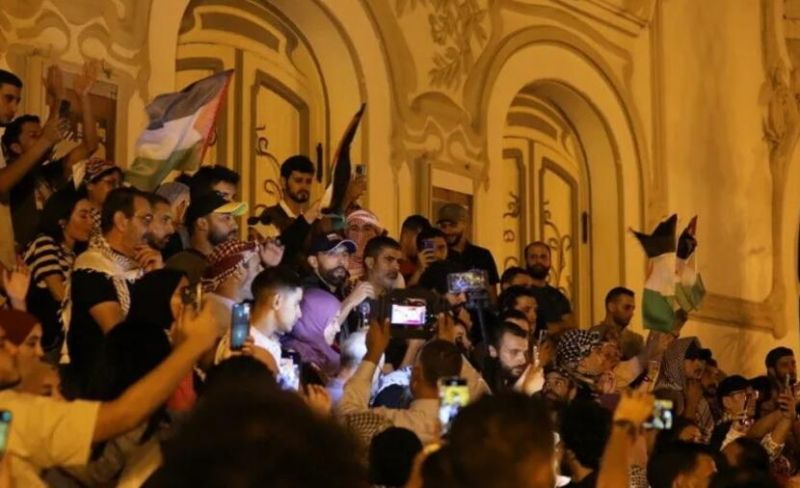 محتجون تونسيون يطالبون بإطلاق 4 قياديين و15 متضامنًا مع "أسطول الصمود"
