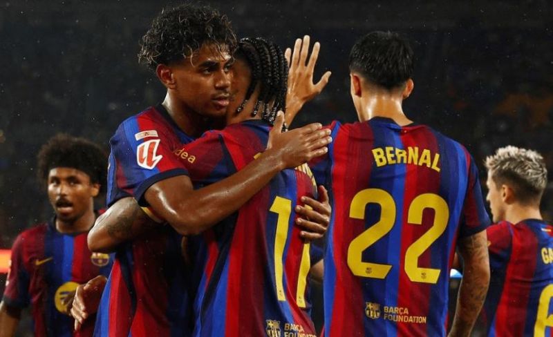 برشلونة يمطر شباك راسينج بسباعية في "الليجا"