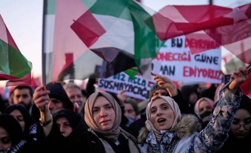"بيتنا بيتكم".. مباراة ودية بين منتخب فلسطين وقونية سبور لمؤازرة غزة