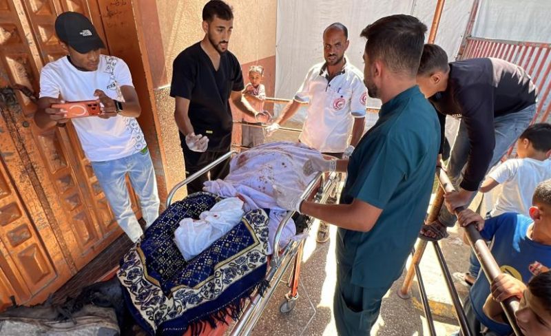 شهيدان وإصابات بقصف إسرائيلي بالتزامن مع إطلاق نار مكثف في قطاع غزة