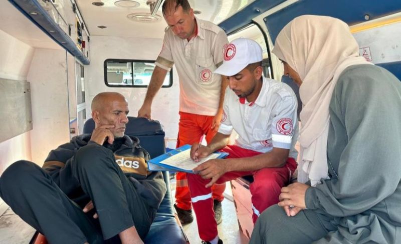 مغادرة 110 مرضى مع مرافقيهم عبر معبر رفح
