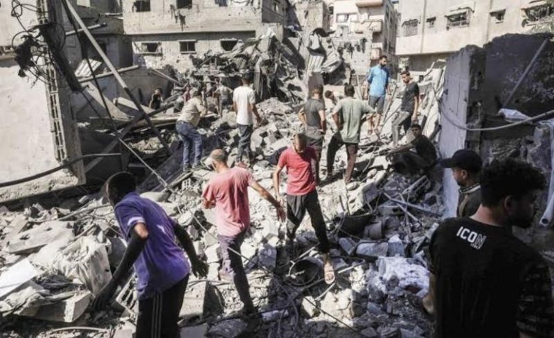 الصليب الأحمر: انهيار مبنى متضرر في غزة يذكّر بظروف لا تحتمل