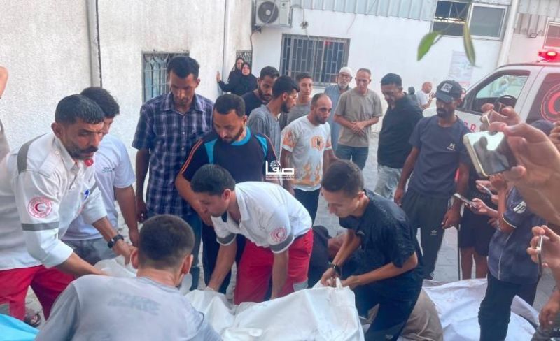 شهيدة متأثرة بجراحها وسط قطاع غزة مع تواصل القصف وإطلاق النار