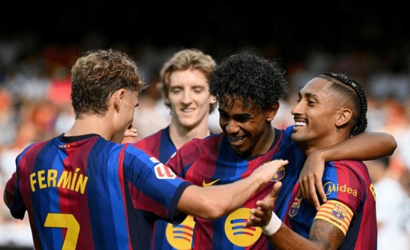 برشلونة يستعرض بخماسية أمام فالنسيا