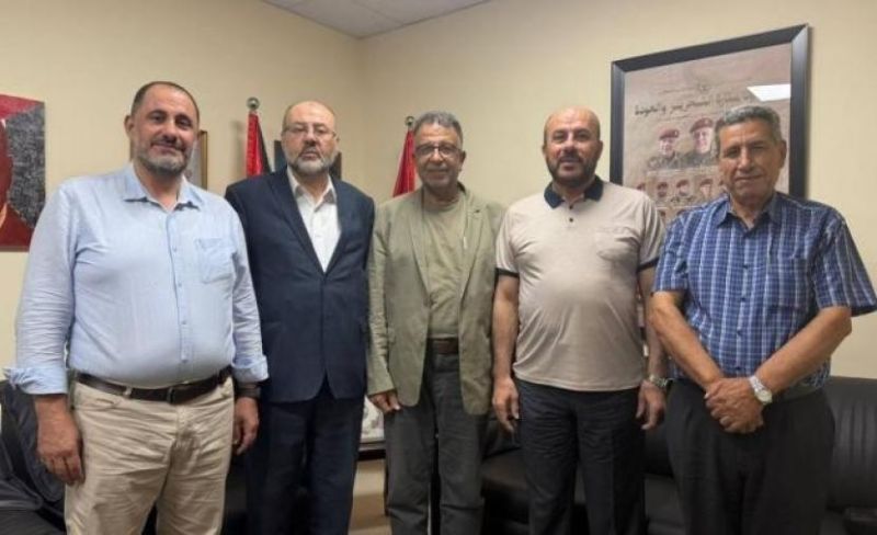 وفدان قياديان من "حماس" والشعبية يبحثان تطورات الأوضاع وتعزيز الوحدة