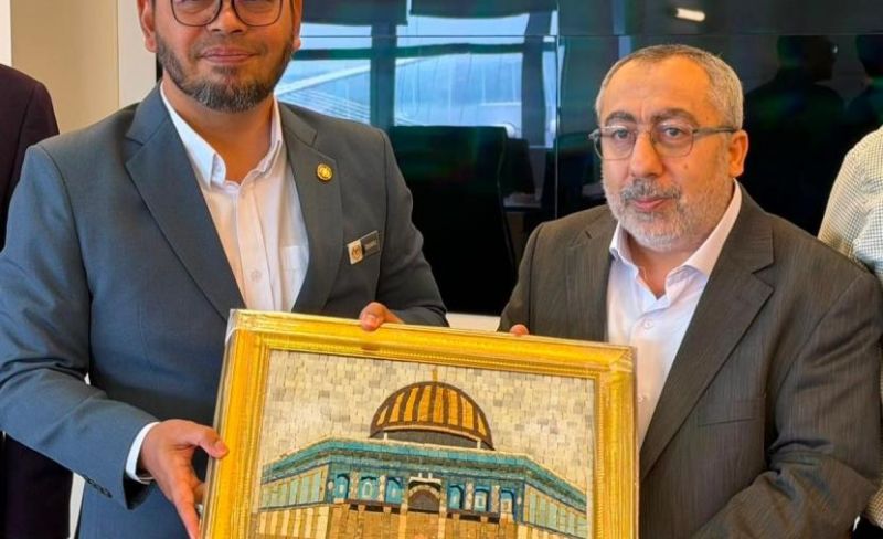وفد قيادي من حماس ينهي زيارة إلى ماليزيا ويبحث تطورات القضية الفلسطينية
