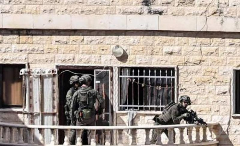 الاحتلال يحوّل منزلين إلى ثكنة عسكرية جنوب طولكرم