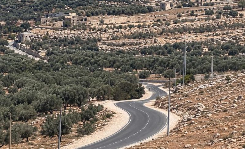 شبكة طرق تعزل القرى وتخدم البؤر.. قصة خنق "مرج سيع"