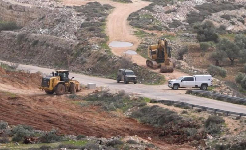 حزام الاستيطان يلتف حول أنفاس الخليل.. "وادي المغارات" مسرحاً للجرافات والسلخ الجغرافي
