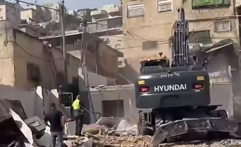 الاحتلال يهدم منزلين في وادي قدوم بسلوان