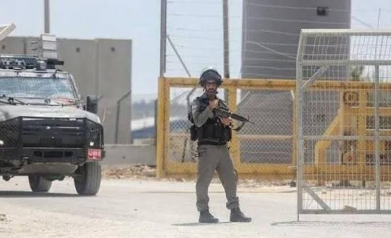 الاحتلال يُغلق حاجز بيت إكسا شمال غربي القدس
