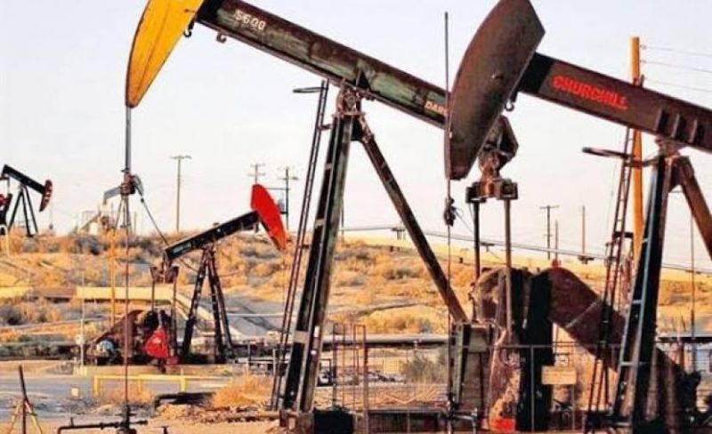 النفط يتراجع من أعلى مستوياته في 6 أشهر