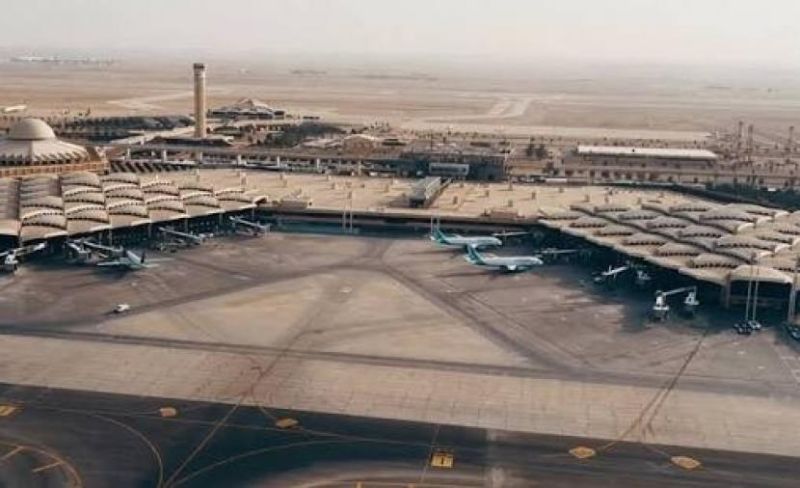 مقتل شخص وإصابة آخرين بهجوم على مطار بالرياض