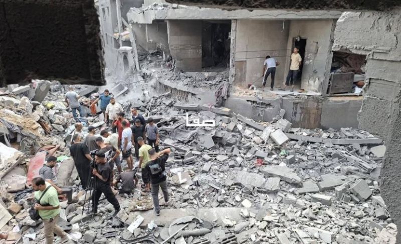 شهيدة ومصابون وقصف مدفعي متواصل في مناطق متفرقة من قطاع غزة
