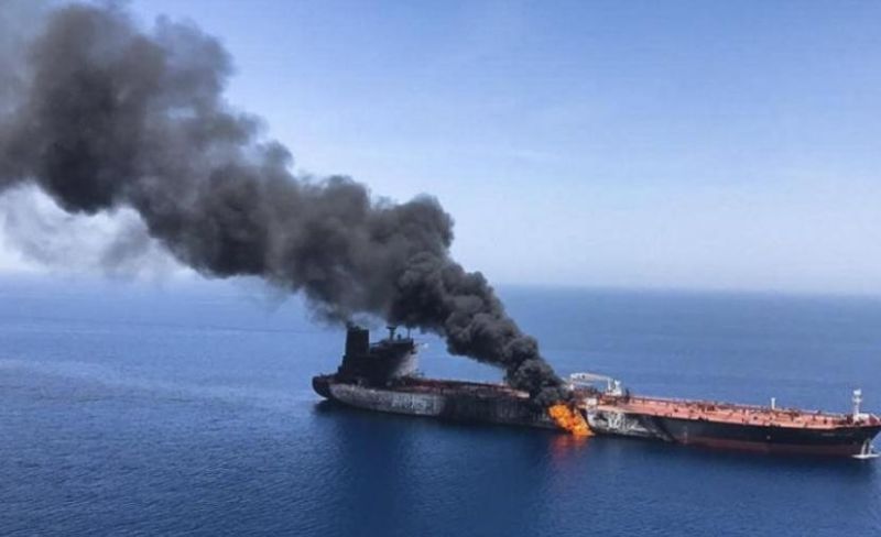 الحوثيون يستهدفون ناقلة نفط سعودية في البحر الأحمر