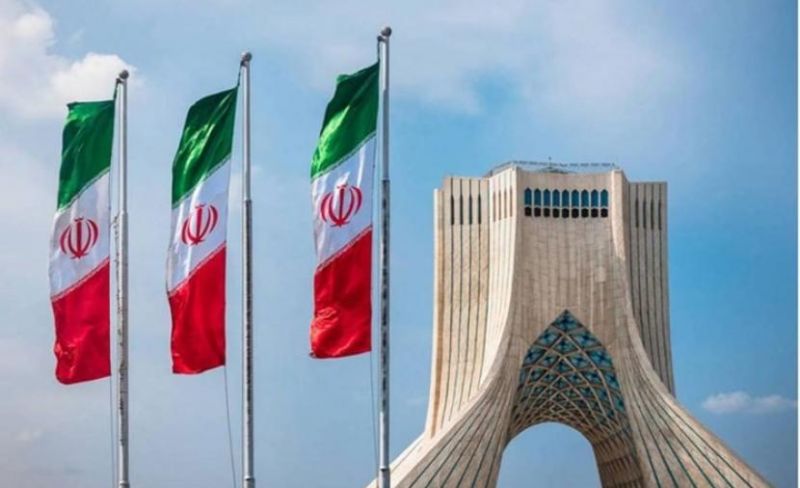 إيران تؤكد استقلال شعبها وتدعو لتعزيز الحوار مع الخليج