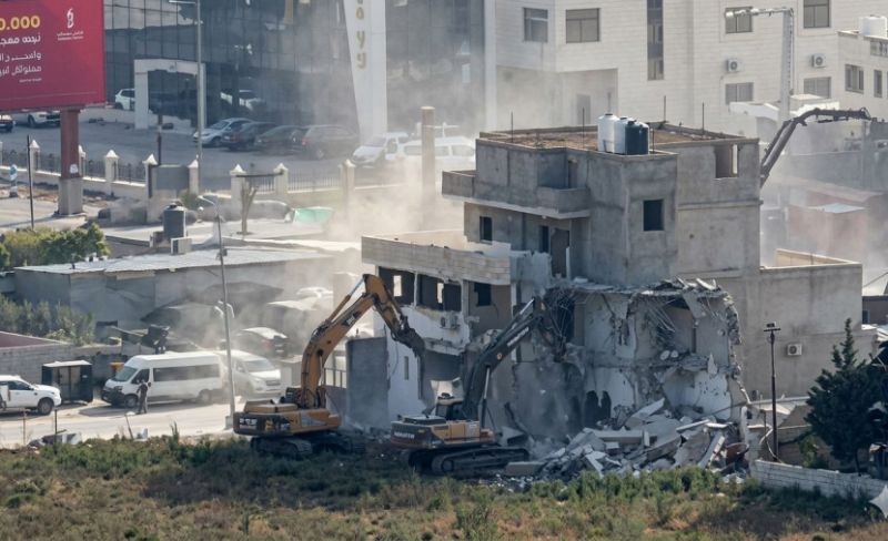 جنين.. الاحتلال يهدم مبنى سكنيا بمحطة عرابة