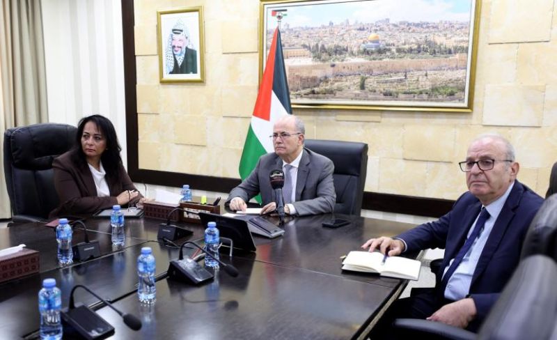 مصطفى يبحث مع فليتشر الأوضاع الإنسانية في غزة