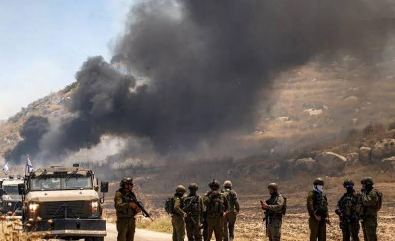 مستوطنون يُحرقون أراض فلسطينية قرب القدس