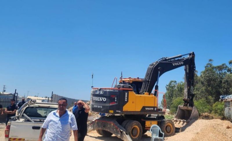 الاحتلال يهدم منشآت فلسطينية بالقدس