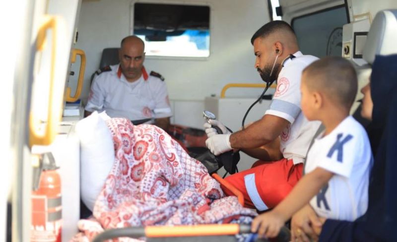 إجلاء 32 مريضا للعلاج خارج غزة