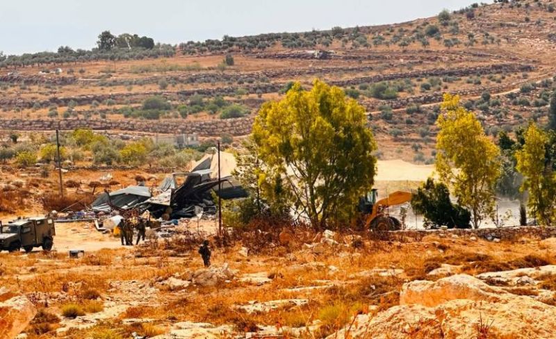 قوات الاحتلال تهدم مبانٍ زراعية شرقي نابلس