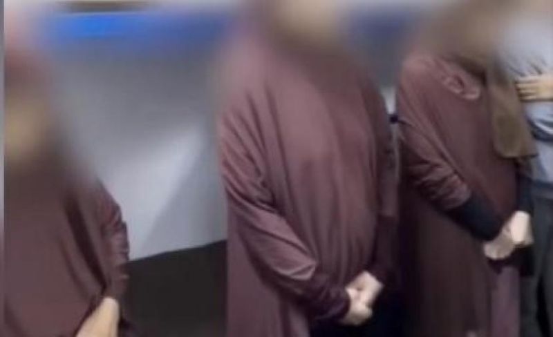 استعراضٌ أمام الكاميرات.. "بن غفير" يقمع أسيرات الدامون