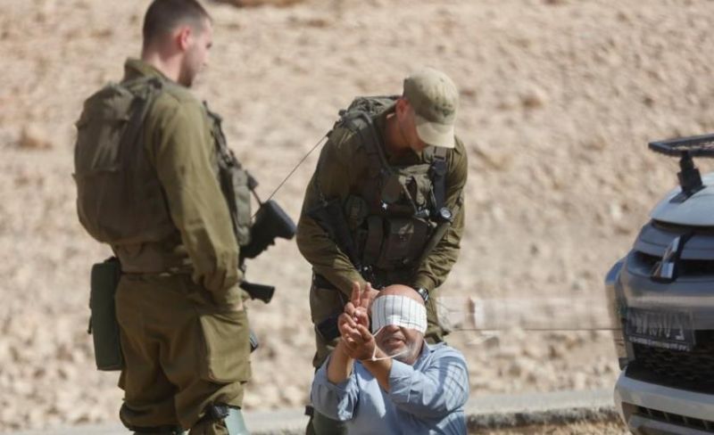 الاحتلال يعتقل فلسطينيا ونجله من مسافر يطا